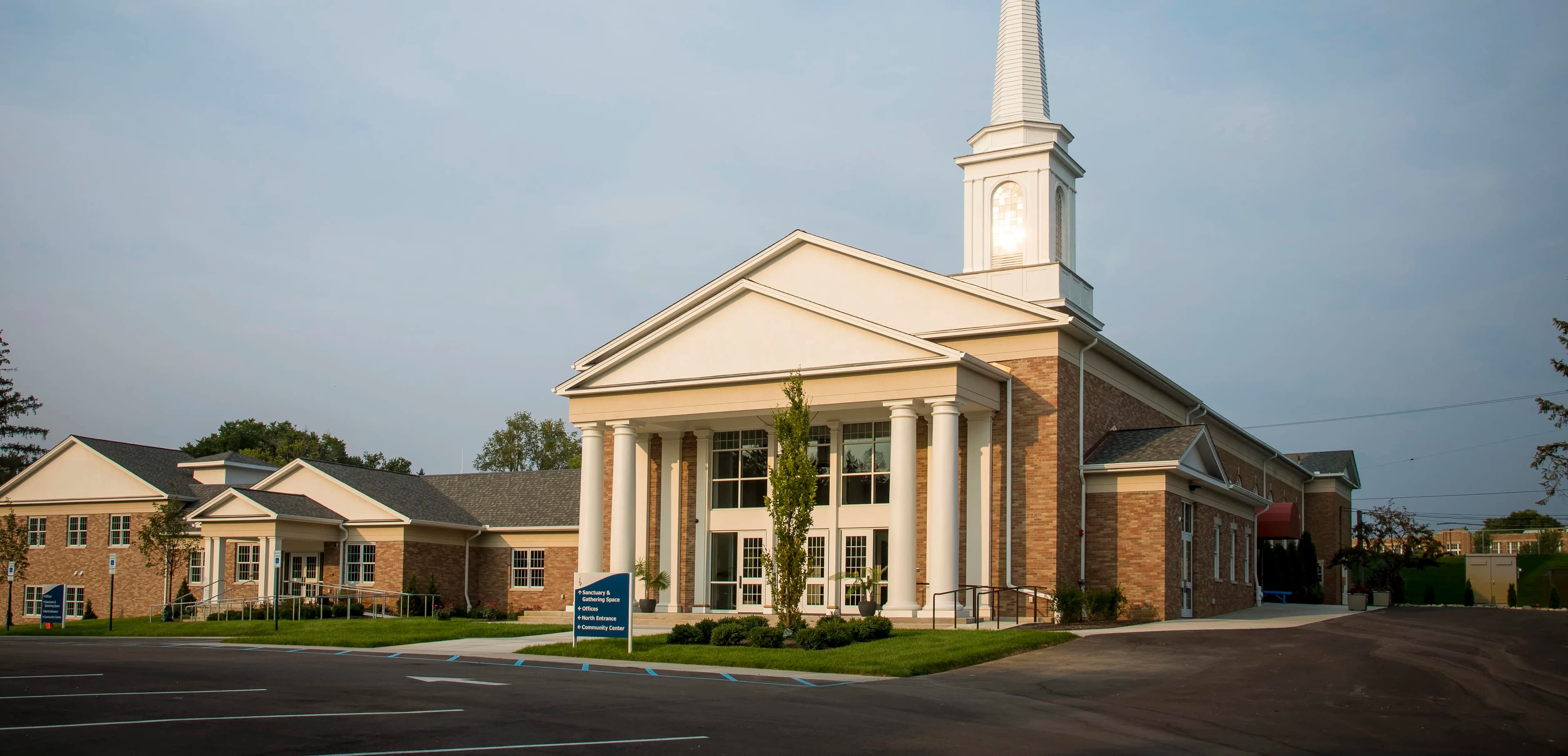 Clarkston United Methodist Church building